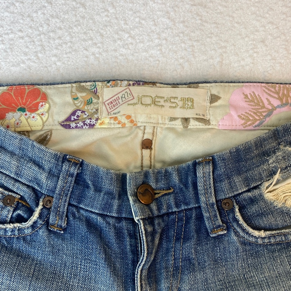 Joe's Jeans Low Rise Boho chic Embroidered Distressed and patchwork detail - Picture 10 of 14